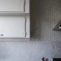 Ruudullinen retrotapetti keittioon Durolta Annika 526 01