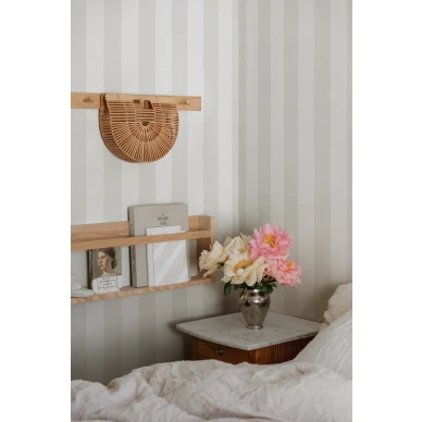 Makuuhuoneen raidallinen tapetti Sam Sandbergilta S10197 kuva