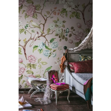 Makuuhuoneen romanttinen tapetti Grandiflora Rebel Wallsilta R19335 kuva