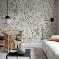 Olohuoneen vaalea kukkatapetti Song Tree Rebel Wallsilta R19234