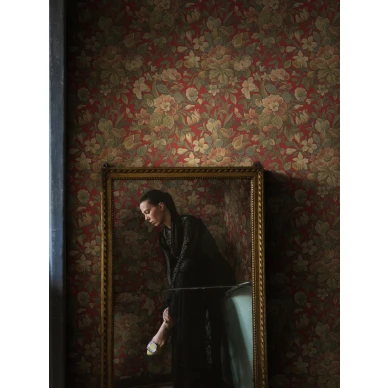 Punainen kukkatapetti Vintage Garden Rebel Wallsilta R19269 image