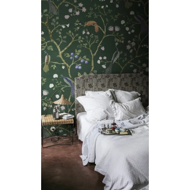 Makuuhuoneen vihrea tapetti Songbirds Rebel Wallsilta R19250 image