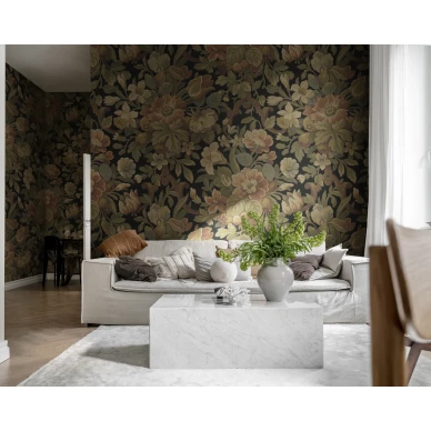 Olohuoneen suurikuvioinen kukkatapetti Vintage Flora R19241 Rebel Wallsilta kuva