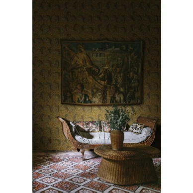 Olohuoneen rohkea tapettivalinta Year of the Tiger Rebel Wallsilta R19214 image