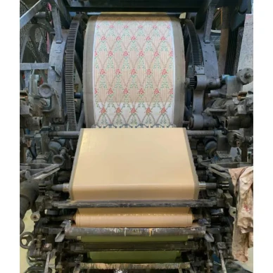 Farnebo tapettia painetaan vanhanaikaisella koneella image