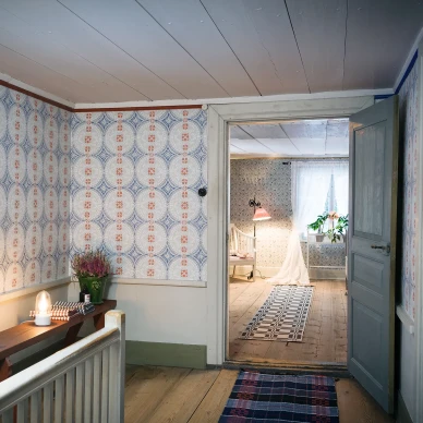 Eteisen tapetti vanhanajan kuosilla Gysingelta Farstun image