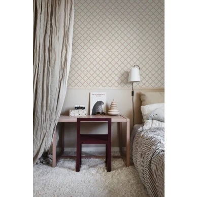 Makuuhuoneen ruskea ruututapetti Trellis Sandbergilta S10305 image