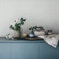 Keittion sininen ruudullinen tapetti Ruta Sandbergilta S10319