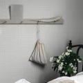 Makuuhuoneen harmaa ruudullinen tapetti Ruta Sandbergilta S10316