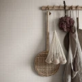 Roosa ruudullinen tapetti Ruta Sandbergilta S10317