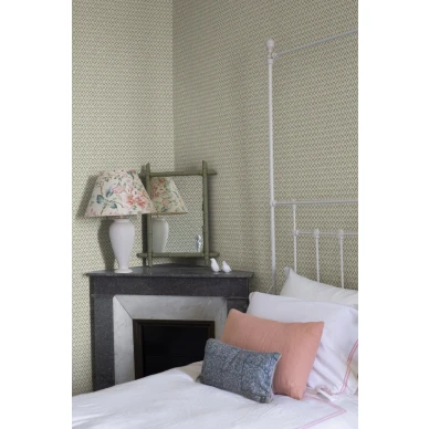 Makuuhuoneen keltainen ruudullinen tapetti Hugo Sandbergilta S10243 image