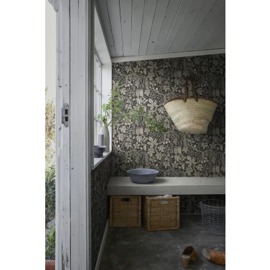 Eteisen tummanharmaa hedelmatapetti Fig Garden Sandbergilta S10257 kuva