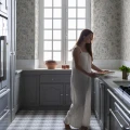 Beige kukkatapetti keittioon Annabelle Sandbergilta S10262