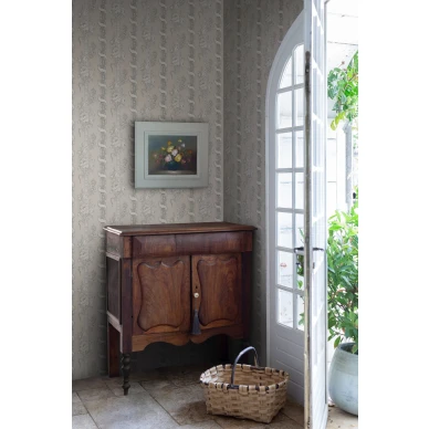 Eteisen beige raidallinen tapetti Alexandra Sandbergilta S10248 image