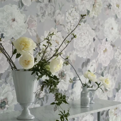 Harmaa romanttinen kukkatapetti Fleur Blanche Designers Guildilta PDG1172 02 kuva