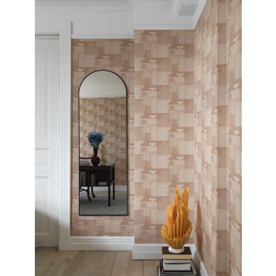 Vaaleanpunainen Mimi tapetti kodin eteisessa kuva