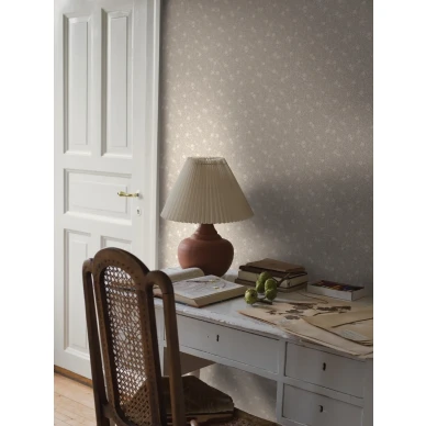 Borastapeter Myrten 5713 vaalea beige kukkatapetti olohuoneeseen kuva