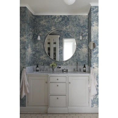 S10402 Forest Toile lehtitapetti makuuhuoneessa Blue Sandberg image