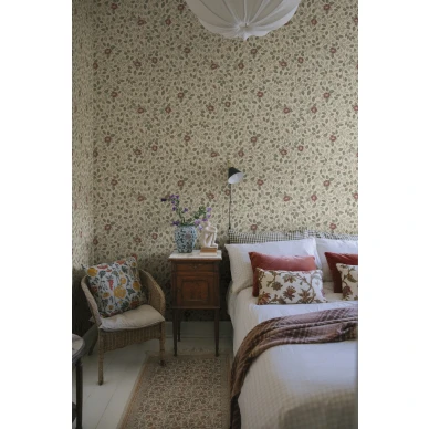 S10463 Solliden Burgundy Sandberg Wallpaper interior2 kuva