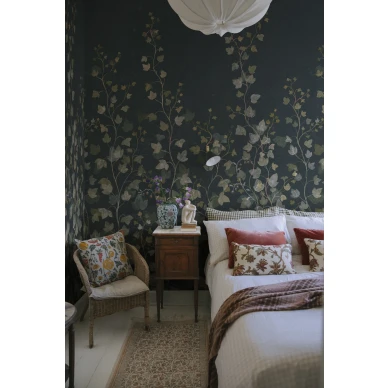 S10486 Ivy Midnight Blue Sandberg Wallpaper interior2 kuva