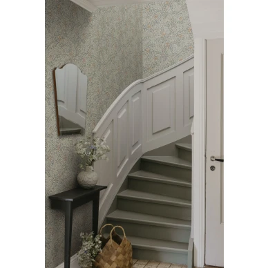 S10494 Simon Misty Blue Sandberg Wallpaper interior1 kuva