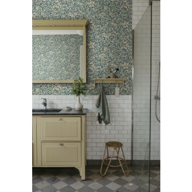 S10558 Linnea Blue Sandberg Wallpaper interior1 kuva