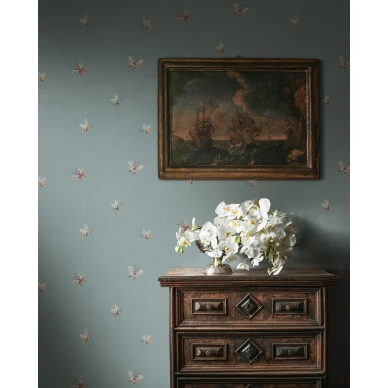 S10448 Butterflies Misty Blue Sandberg Wallpaper interior2 kuva