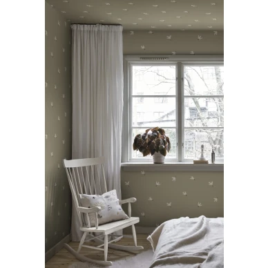 S10626 Frida Olive Green Sandberg Wallpaper interior2 1400x2100 54f7a794 f116 4b7e 8f03 85e35a53f86c image