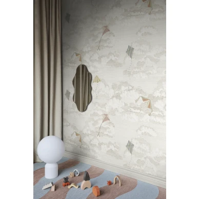 S10645 Bonnie and Kites Sand Sandberg Wallpaper interior1 1403x2100 065f2c0f 7c9d 439f b764 ee383a872ac7 kuva