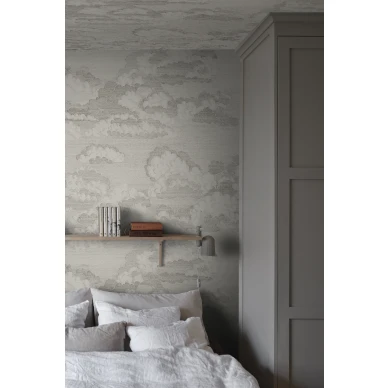 S10646 Bonnie Graphite Sandberg Wallpaper interior2 1400x2100 e4329b75 ac24 4666 8028 4396399f8109 kuva