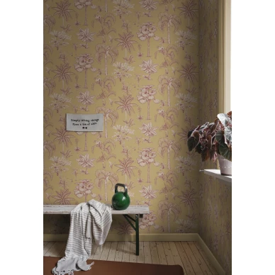 S10652 Adele Yellow Sandberg Wallpaper interior2 1441x2100 cbb6b928 5476 4cf4 bb8a 890817a73062 kuva