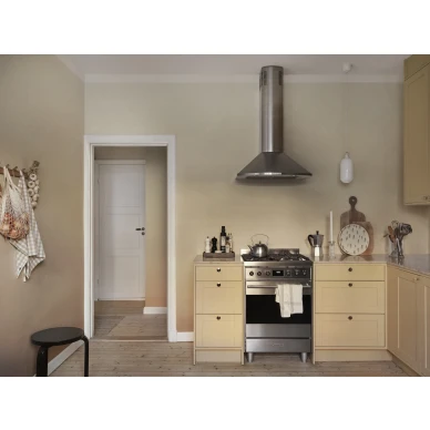 S10710 Skymning Peach Sandberg Wallpaper interior1 2100x1575 b74ec100 977e 4285 9d52 4c1a8e2297dd image