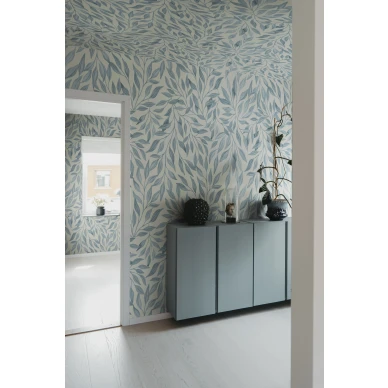 R21687 Willow Blue Rebel Walls interior1 kuva