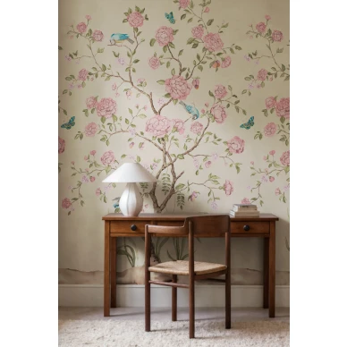 R21650 Chinoiserie Botanica Pink Rebel Walls interior2 kuva