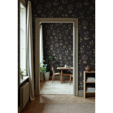 R22055 Timeless Flora Dark Blue Rebel Walls interior1 kuva