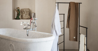 Kylpyhuoneen naulakko Dora Clothes Stand Ferm Living