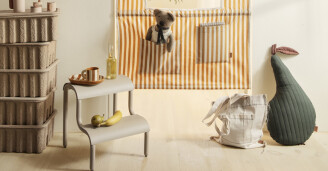Lastenhuoneen jakkara Up Step Stool Ferm Living