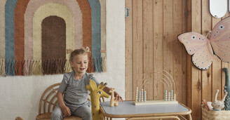 Lastenhuoneen pehmeat tekstiilit Follow The Rainbow Wall Rug OYOY