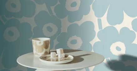 Marimekko tapetti Unikko kukkakuviolla